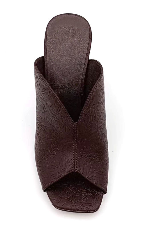 มูเล่ PU ผงดอกไม้โบราณที่มีลักษณะ V-Shape Top-Line และสลักบล็อค heel