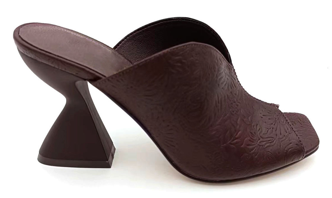 มูเล่ PU ผงดอกไม้โบราณที่มีลักษณะ V-Shape Top-Line และสลักบล็อค heel