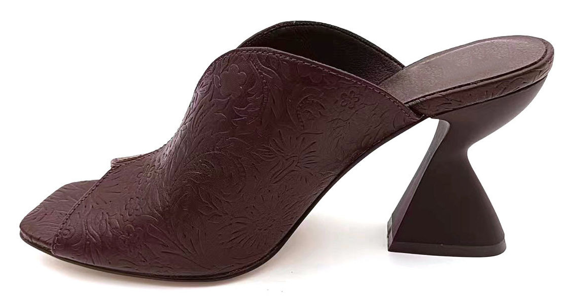 มูเล่ PU ผงดอกไม้โบราณที่มีลักษณะ V-Shape Top-Line และสลักบล็อค heel